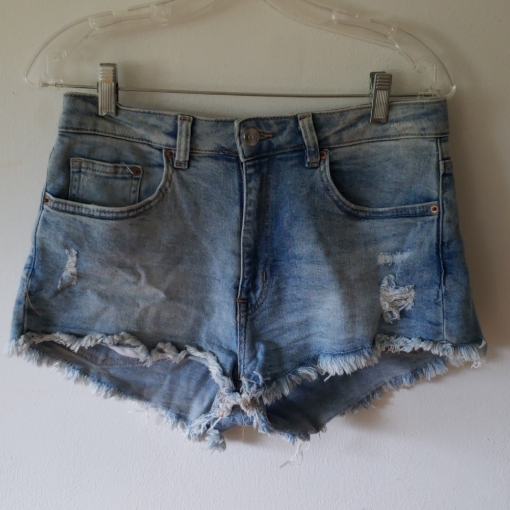 Divided Jean shorts, distressed